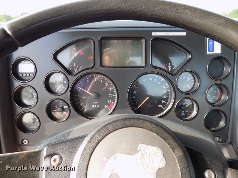 image for item FI9896 2011 Mack GU semi truck