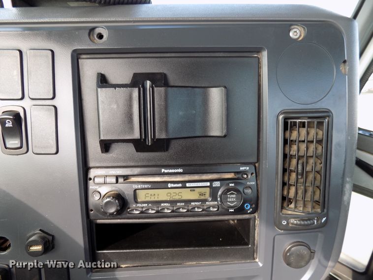 image for item FI9896 2011 Mack GU semi truck