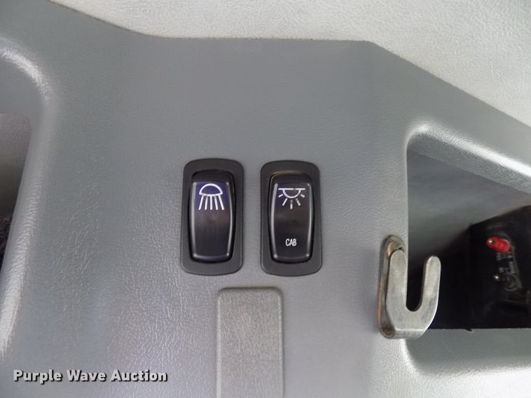 image for item FI9896 2011 Mack GU semi truck