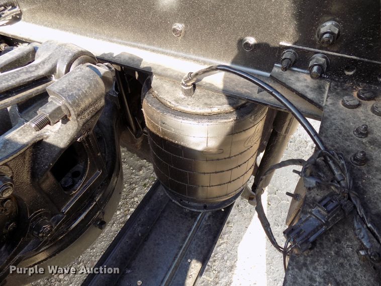 image for item FI9896 2011 Mack GU semi truck