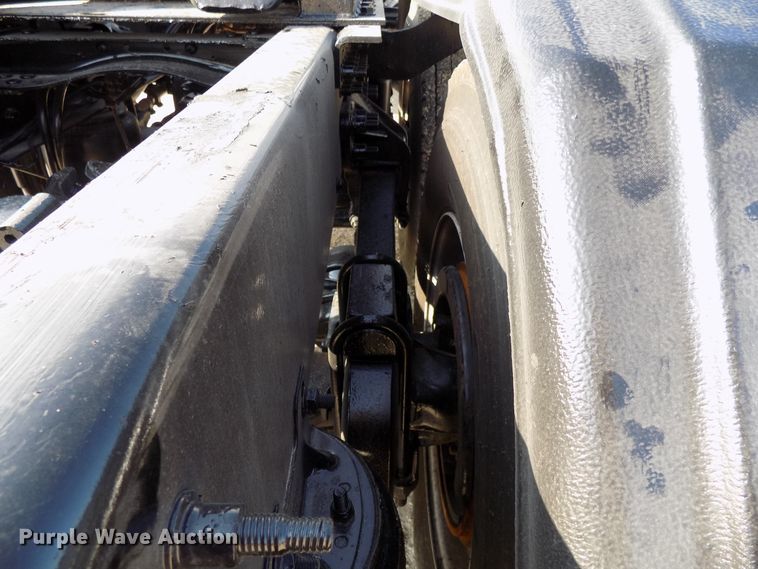 image for item FI9896 2011 Mack GU semi truck