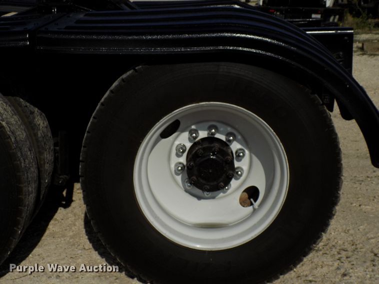 image for item FI9896 2011 Mack GU semi truck