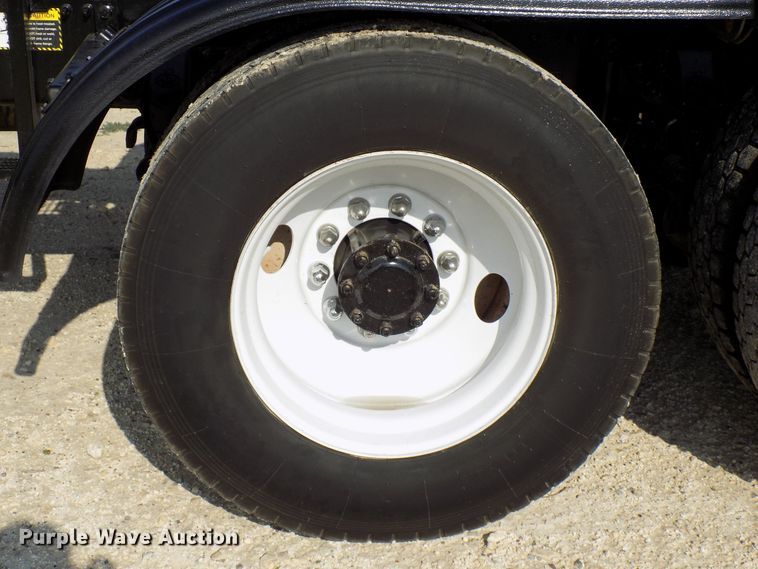 image for item FI9896 2011 Mack GU semi truck