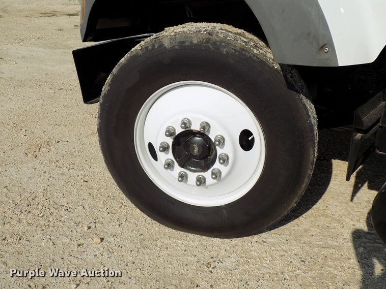 image for item FI9896 2011 Mack GU semi truck