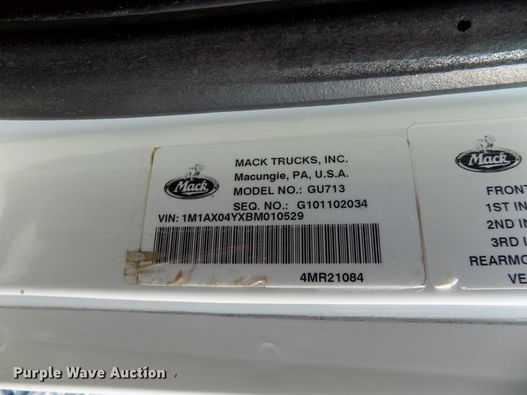 image for item FI9896 2011 Mack GU semi truck