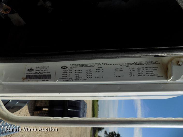 image for item FI9896 2011 Mack GU semi truck