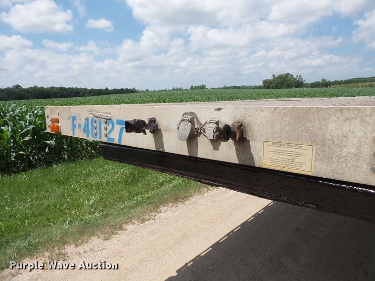 image for item FM9643 1999 Transcraft flatbed trailer
