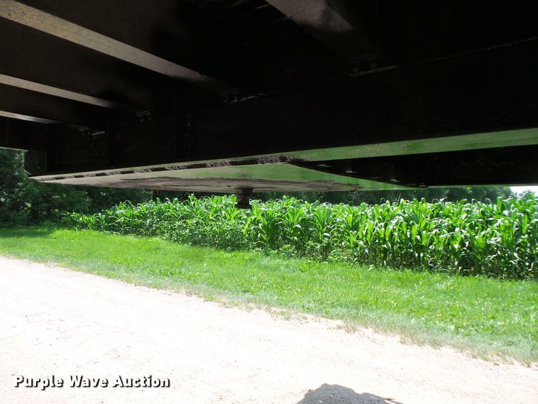 image for item FM9643 1999 Transcraft flatbed trailer