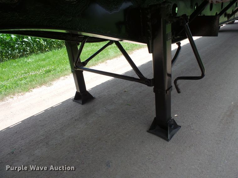 image for item FM9643 1999 Transcraft flatbed trailer