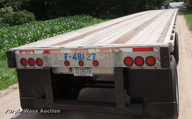 image for item FM9643 1999 Transcraft flatbed trailer