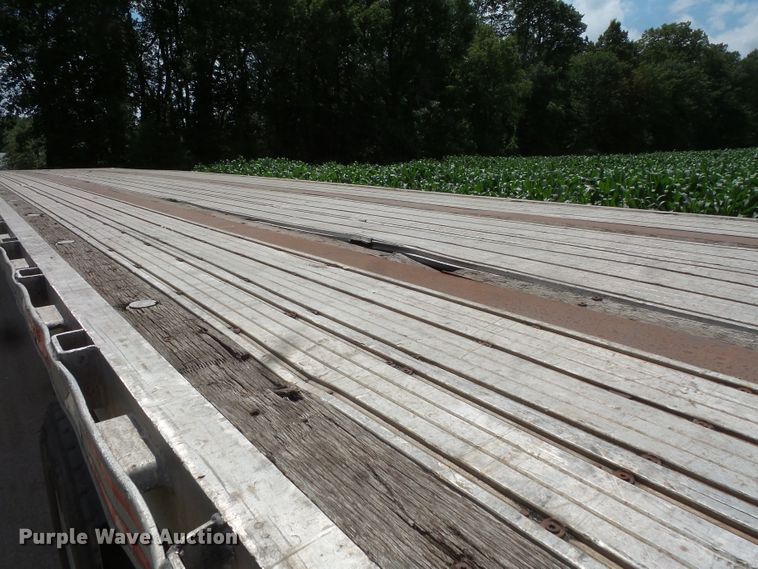 image for item FM9643 1999 Transcraft flatbed trailer