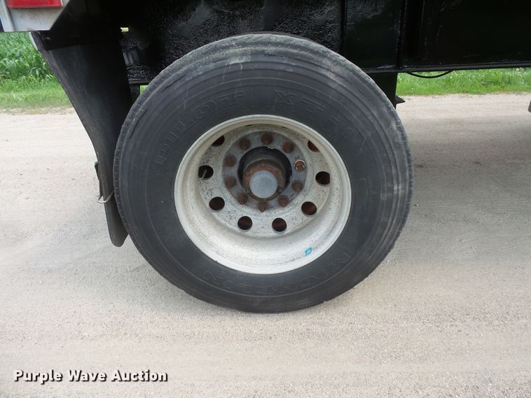 image for item FM9643 1999 Transcraft flatbed trailer