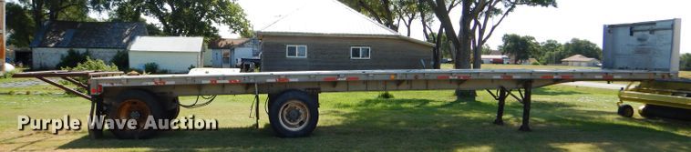 image for item FY9604 1982 City flatbed trailer