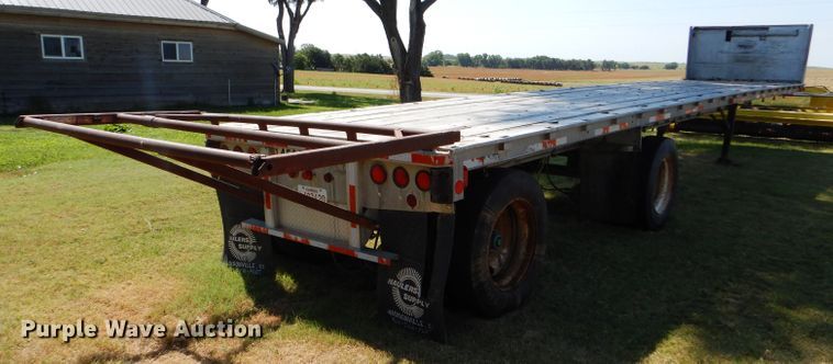 image for item FY9604 1982 City flatbed trailer