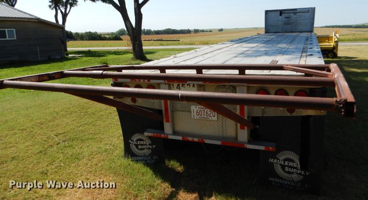 image for item FY9604 1982 City flatbed trailer