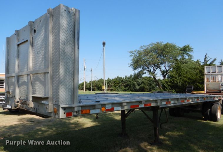 image for item FY9604 1982 City flatbed trailer