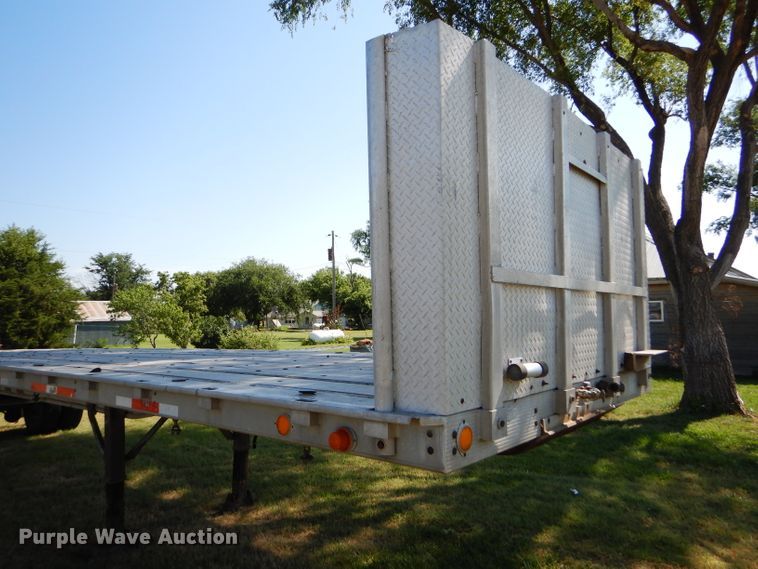 image for item FY9604 1982 City flatbed trailer