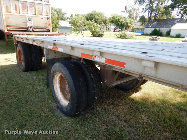 image for item FY9604 1982 City flatbed trailer