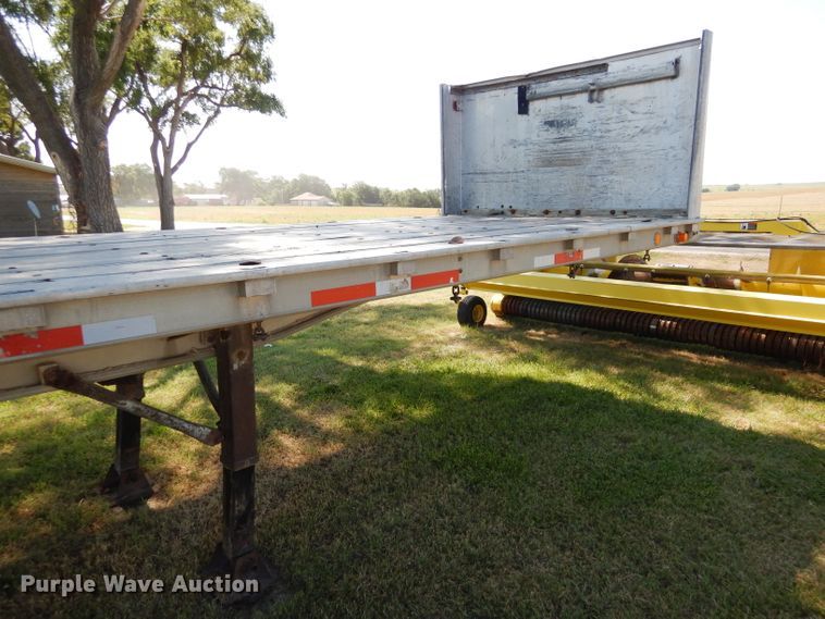 image for item FY9604 1982 City flatbed trailer