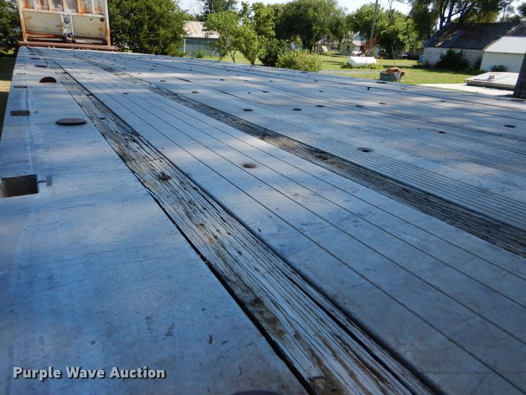 image for item FY9604 1982 City flatbed trailer