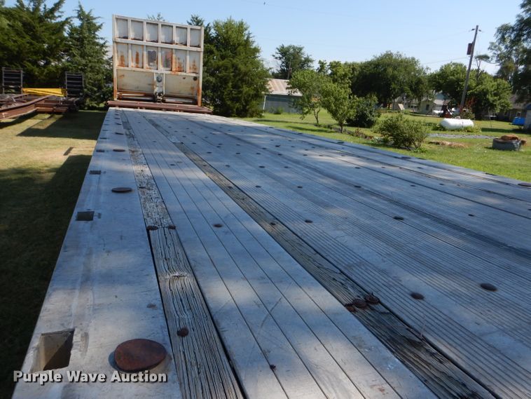 image for item FY9604 1982 City flatbed trailer