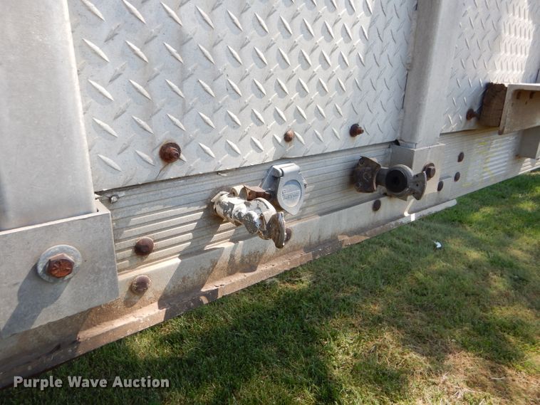 image for item FY9604 1982 City flatbed trailer