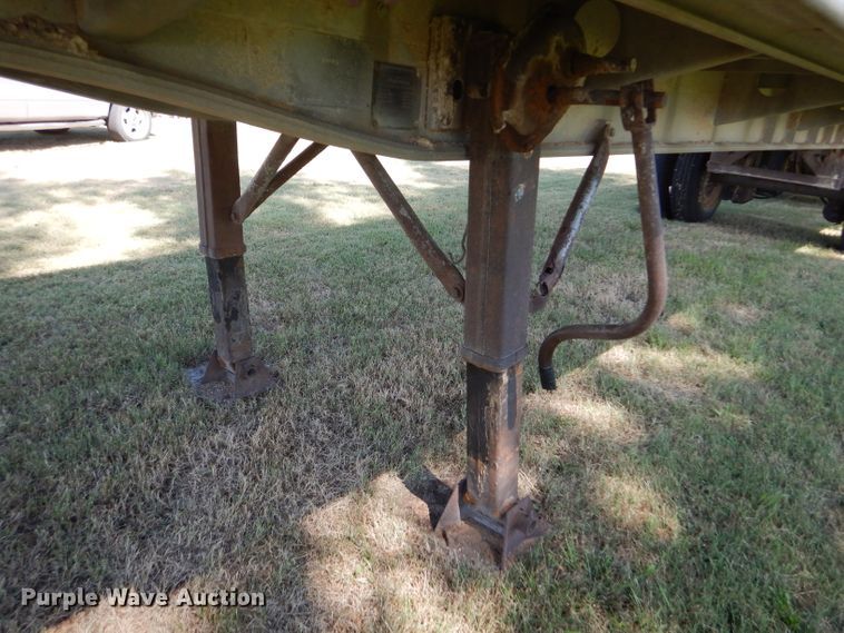 image for item FY9604 1982 City flatbed trailer