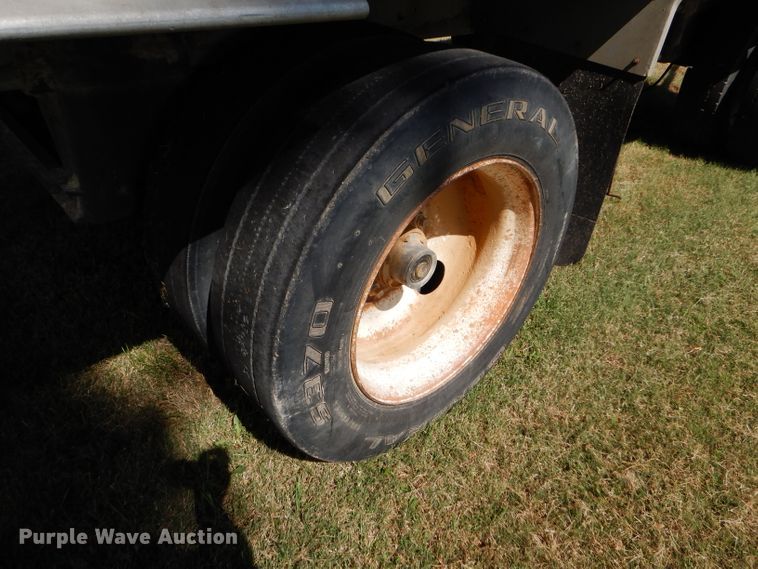 image for item FY9604 1982 City flatbed trailer