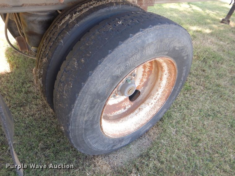 image for item FY9604 1982 City flatbed trailer