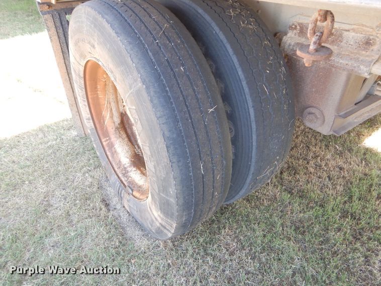 image for item FY9604 1982 City flatbed trailer