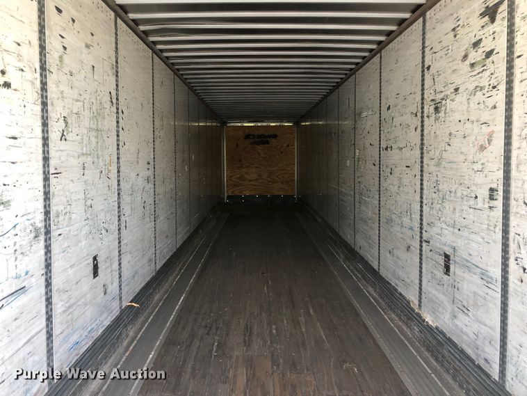 image for item G1852 2000 Wabash dry van trailer