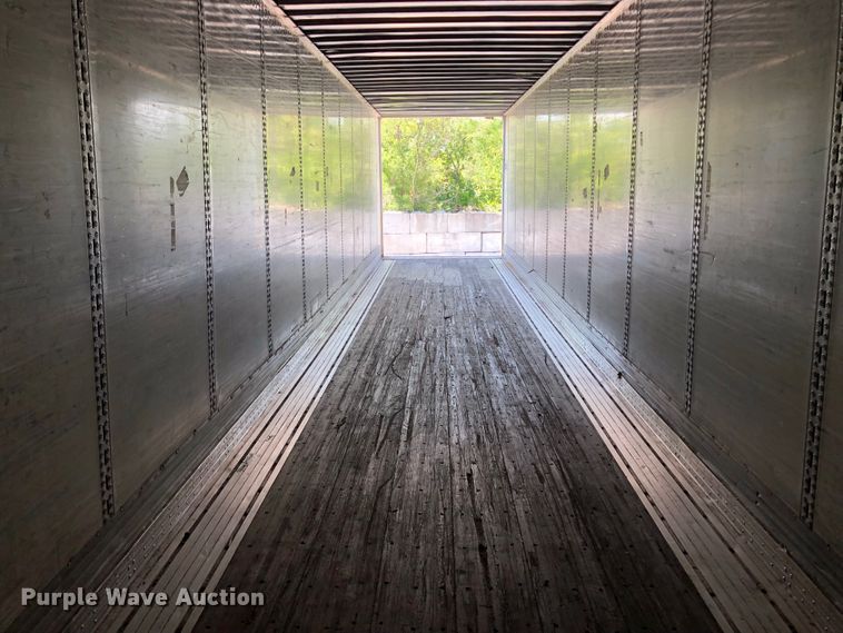 image for item G1852 2000 Wabash dry van trailer