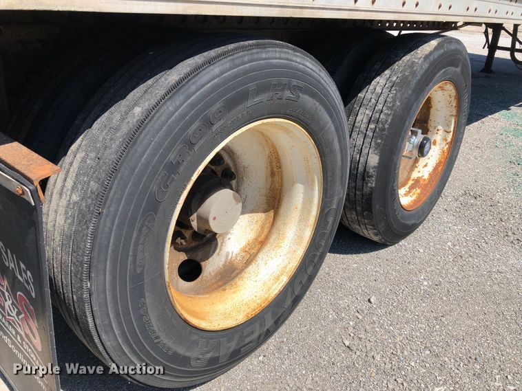 image for item G1852 2000 Wabash dry van trailer