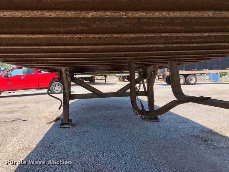 image for item G1853 1986 Fruehauf dry van trailer