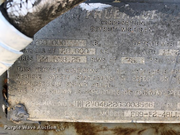 image for item G1853 1986 Fruehauf dry van trailer