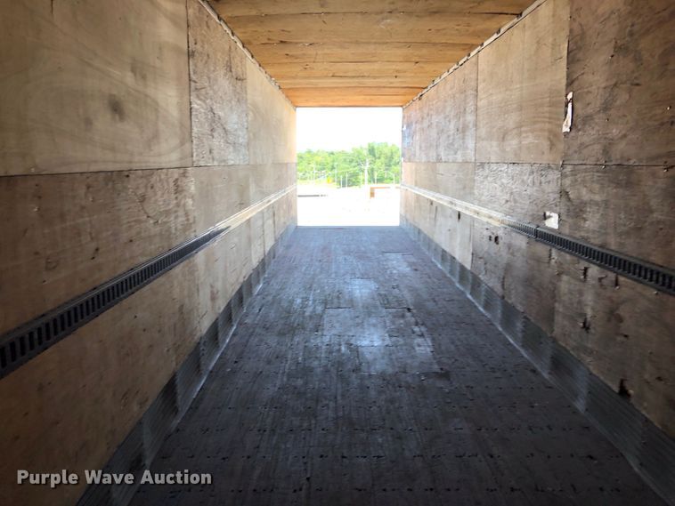 image for item G1866 1986 Stoughton dry van trailer