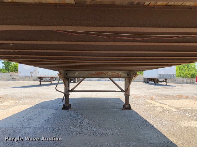 image for item G1866 1986 Stoughton dry van trailer