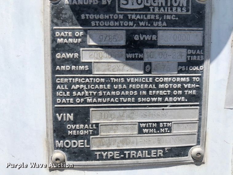 image for item G1866 1986 Stoughton dry van trailer