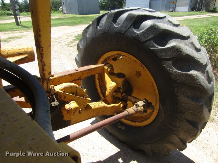 image for item DB4971 1963 Caterpillar 12E rigid frame motor grader