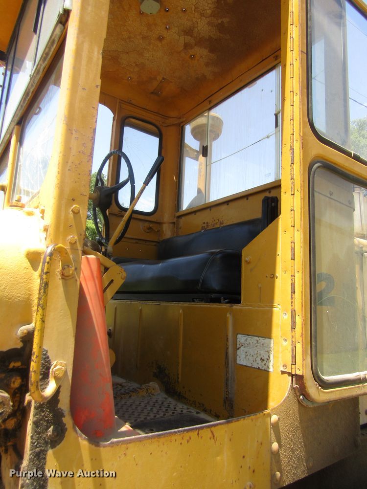 image for item DB4971 1963 Caterpillar 12E rigid frame motor grader