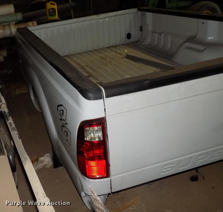 image for item DB9738 Ford F250 pickup truck bed
