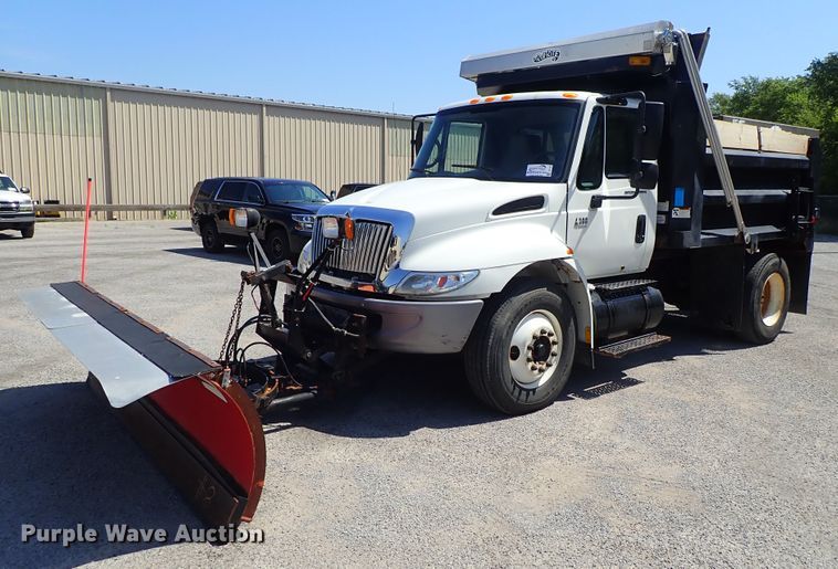 image for item DC1401 2006 International 4300 dump truck