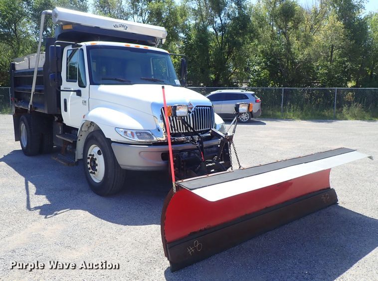 image for item DC1401 2006 International 4300 dump truck