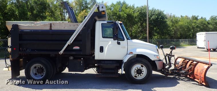 image for item DC1401 2006 International 4300 dump truck