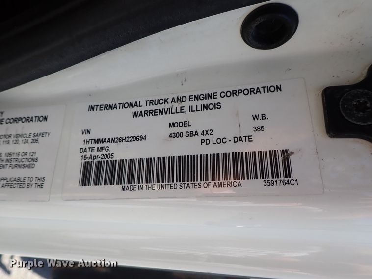 image for item DC1401 2006 International 4300 dump truck