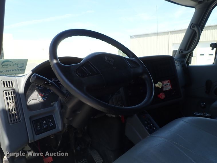 image for item DC1401 2006 International 4300 dump truck