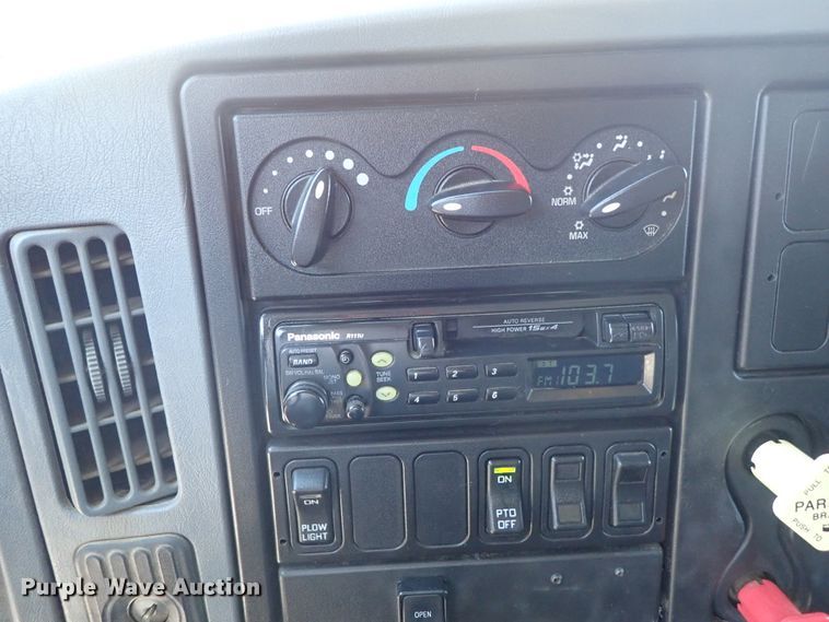 image for item DC1401 2006 International 4300 dump truck