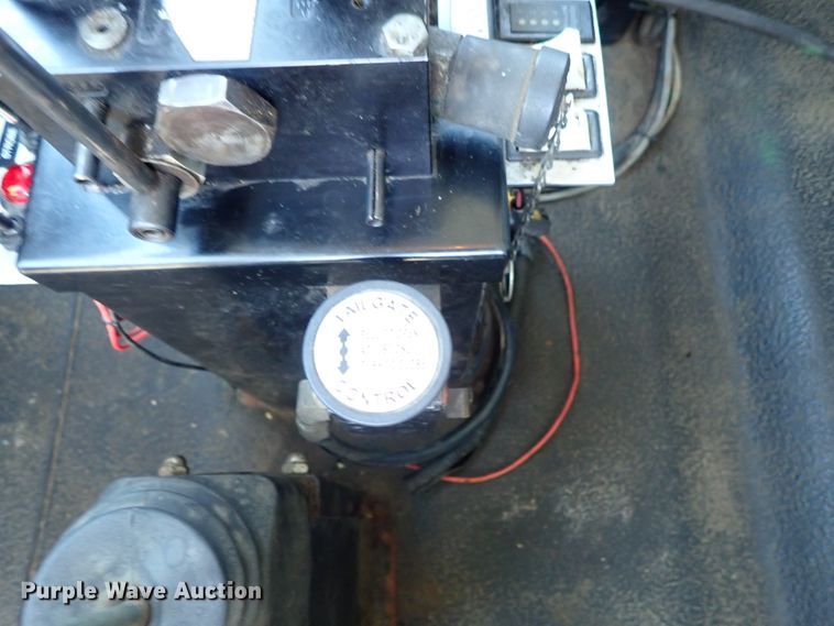 image for item DC1401 2006 International 4300 dump truck