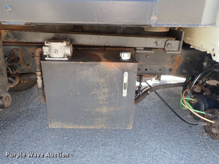 image for item DC1401 2006 International 4300 dump truck