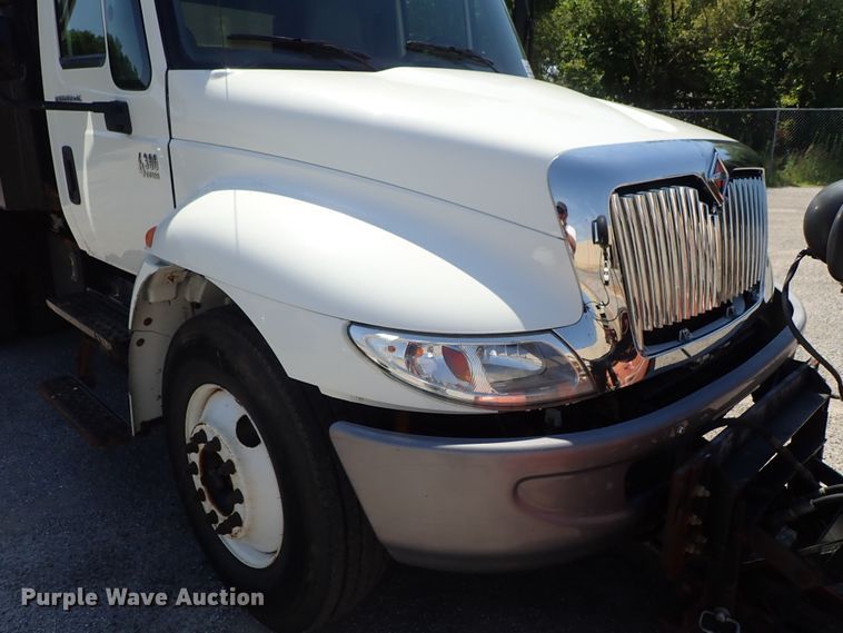 image for item DC1401 2006 International 4300 dump truck